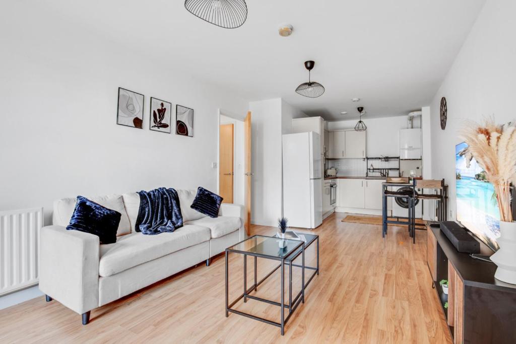 Graceful - Self Contained Spacious 2 Bed Stratford Appartement *